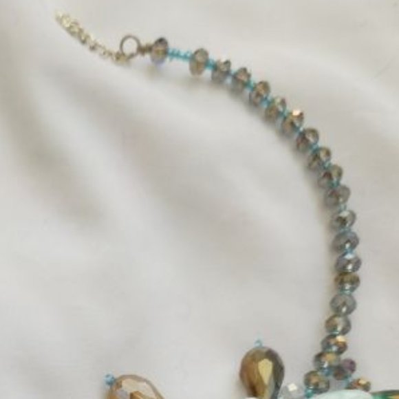 MULTI-COLOR DOUBLE LAYER NECKLACE WITH IRIDESCENT DROP BEADS - Picture 3 of 3